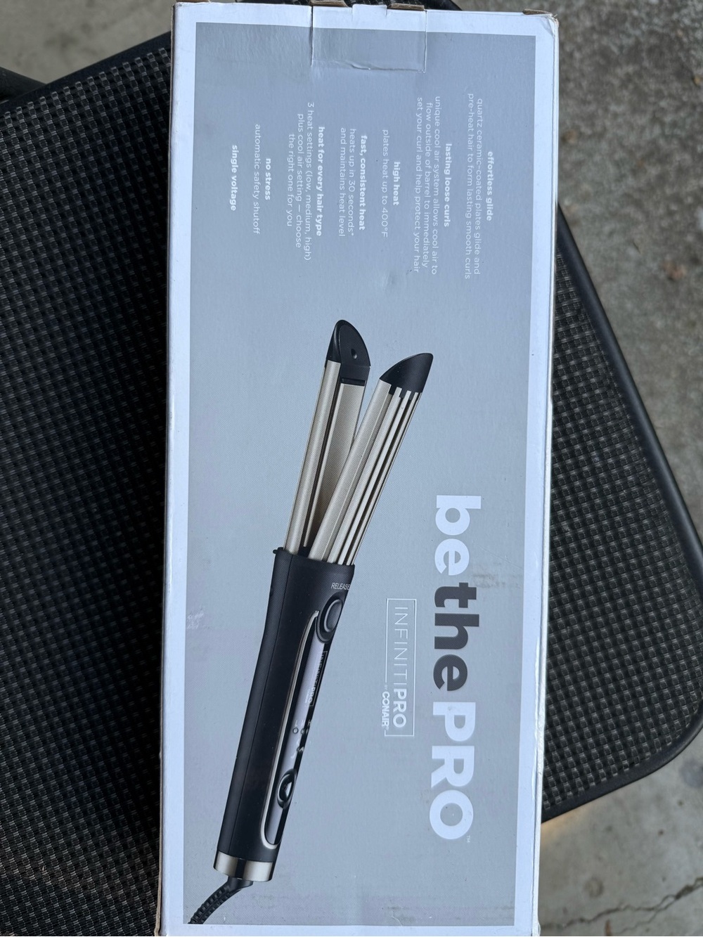 be the PRO Infiniti Pro Triple Barrel Waver - Black and Silver